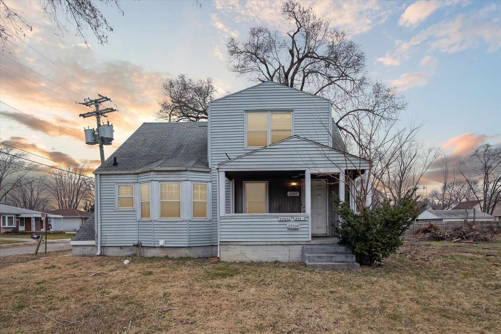 Clinton Township Apartment: 22107 15 Mile Rd