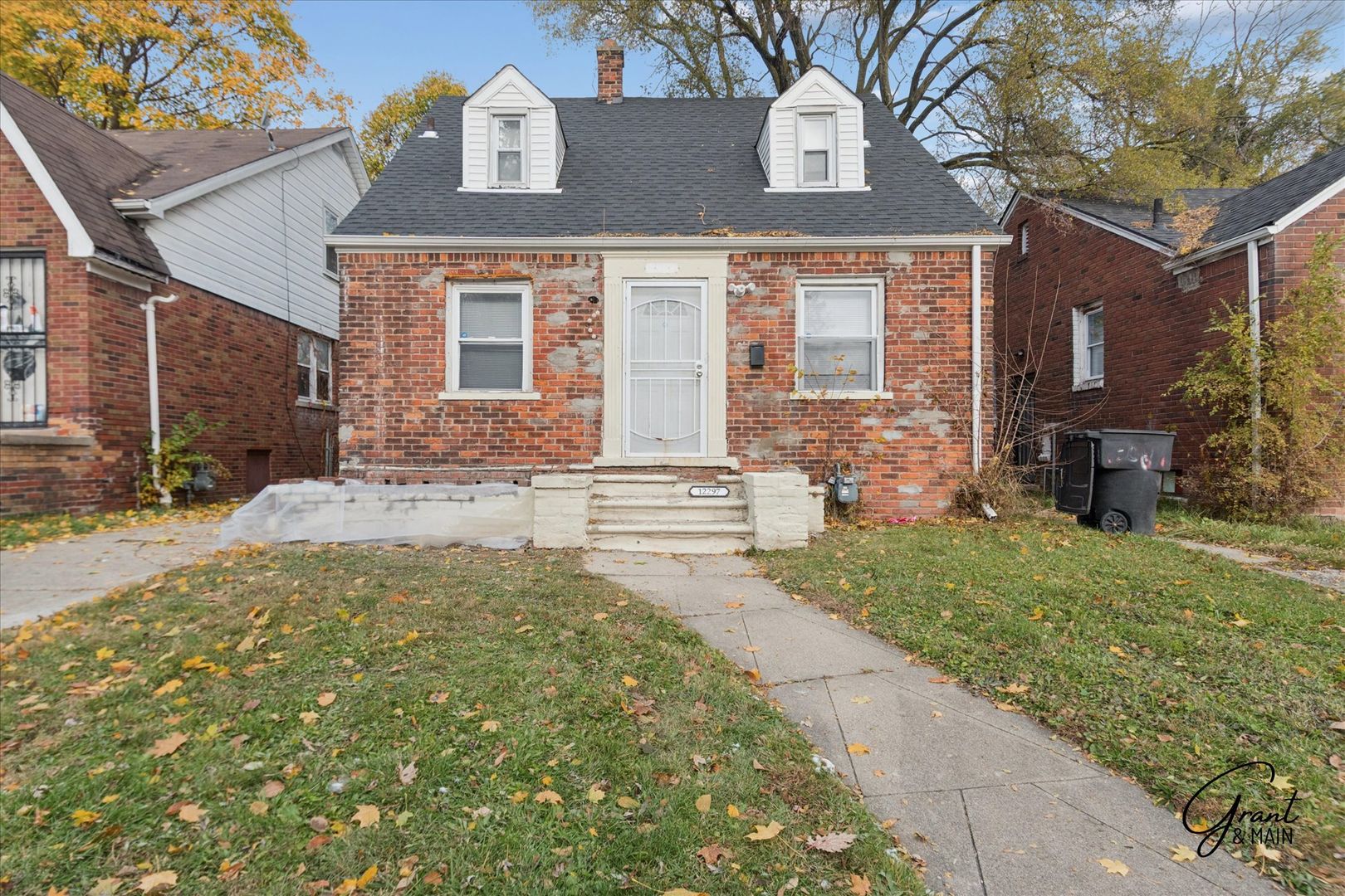 Detroit House: 12297 Wade Ave