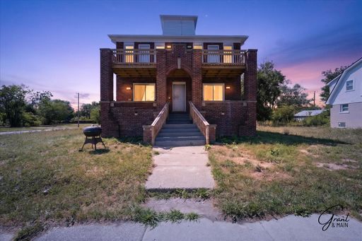$900 Spacious 1 bedroom – photo 1
