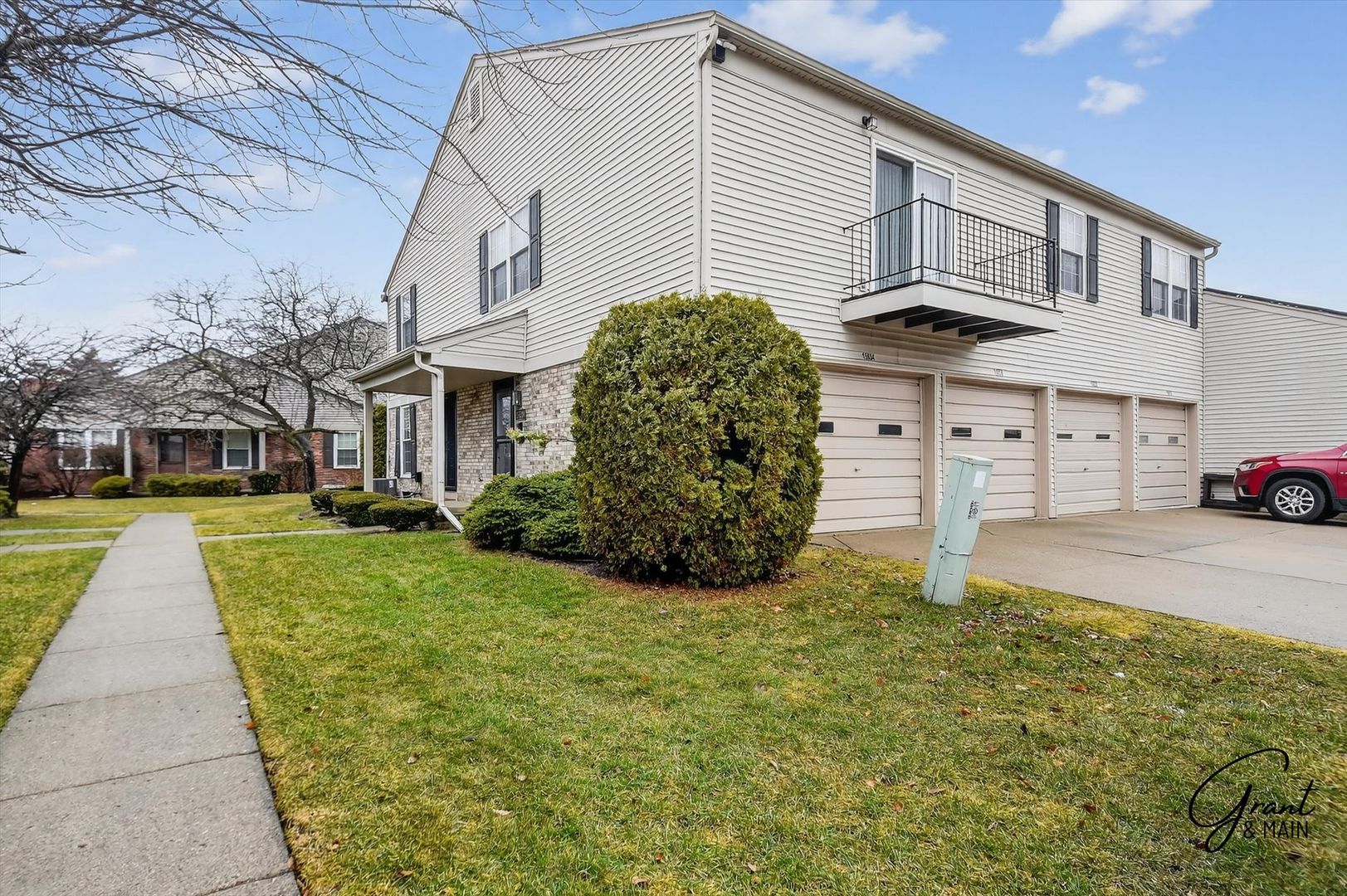 Clinton Township House: 15834 N. Franklin