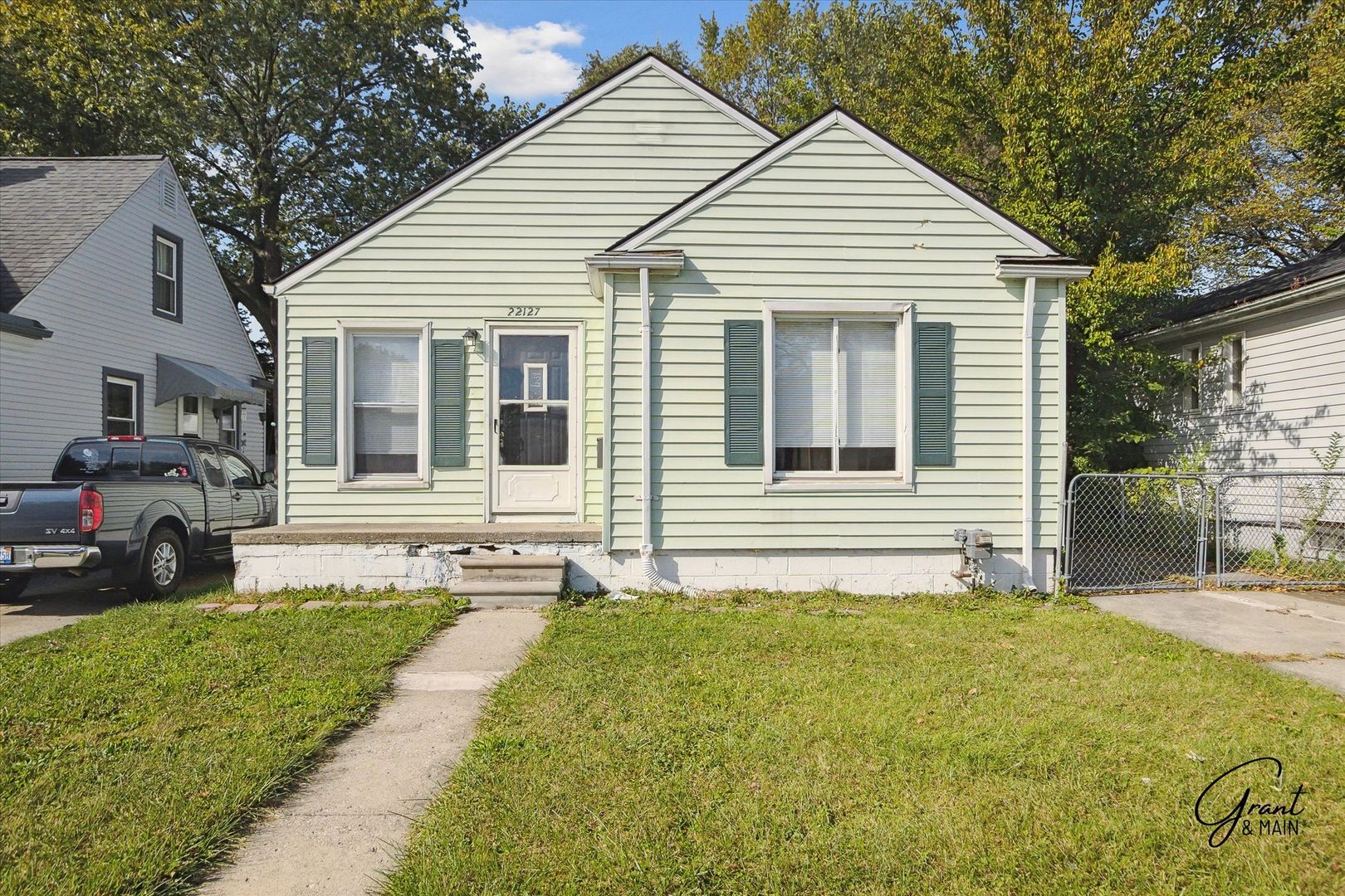 Eastpointe House: 22127 Saxony Ave.