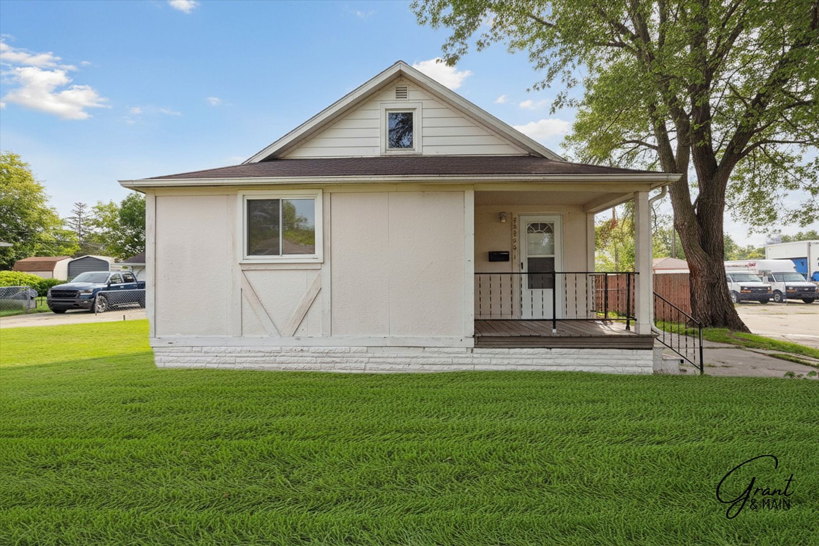 Eastpointe House: 25026 Leach