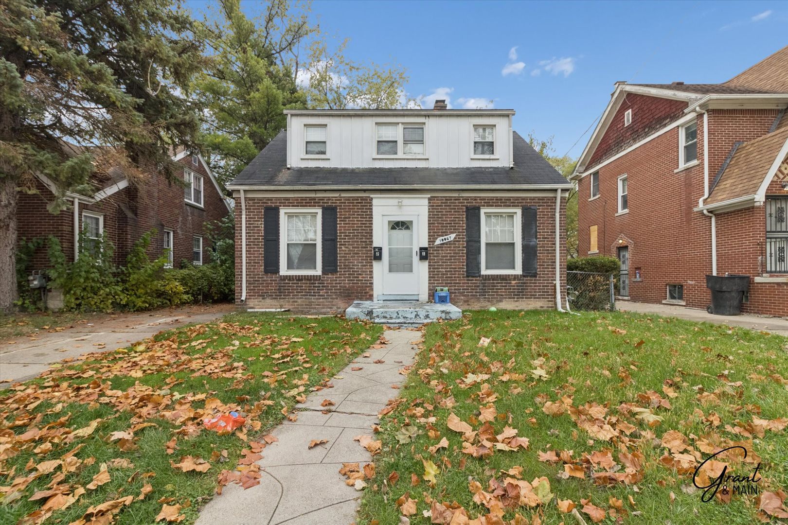 Detroit Apartment: 10067 Grayton