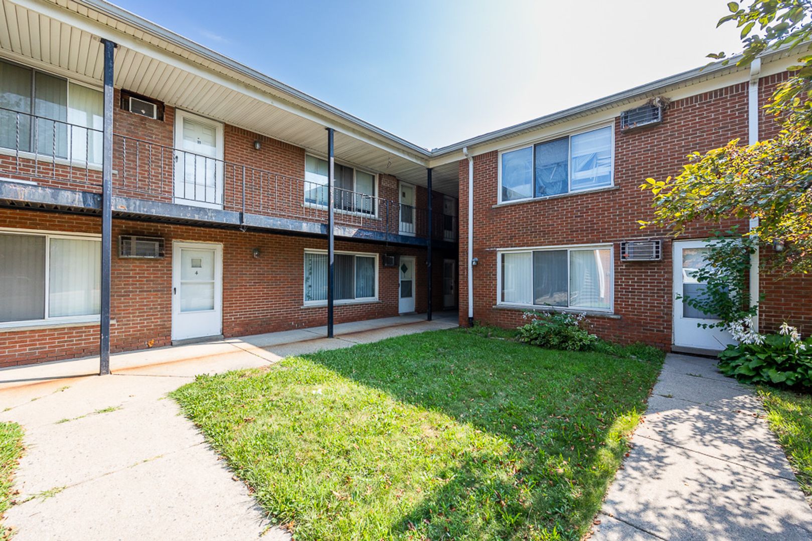 Detroit Apartment: 22330 W Warren