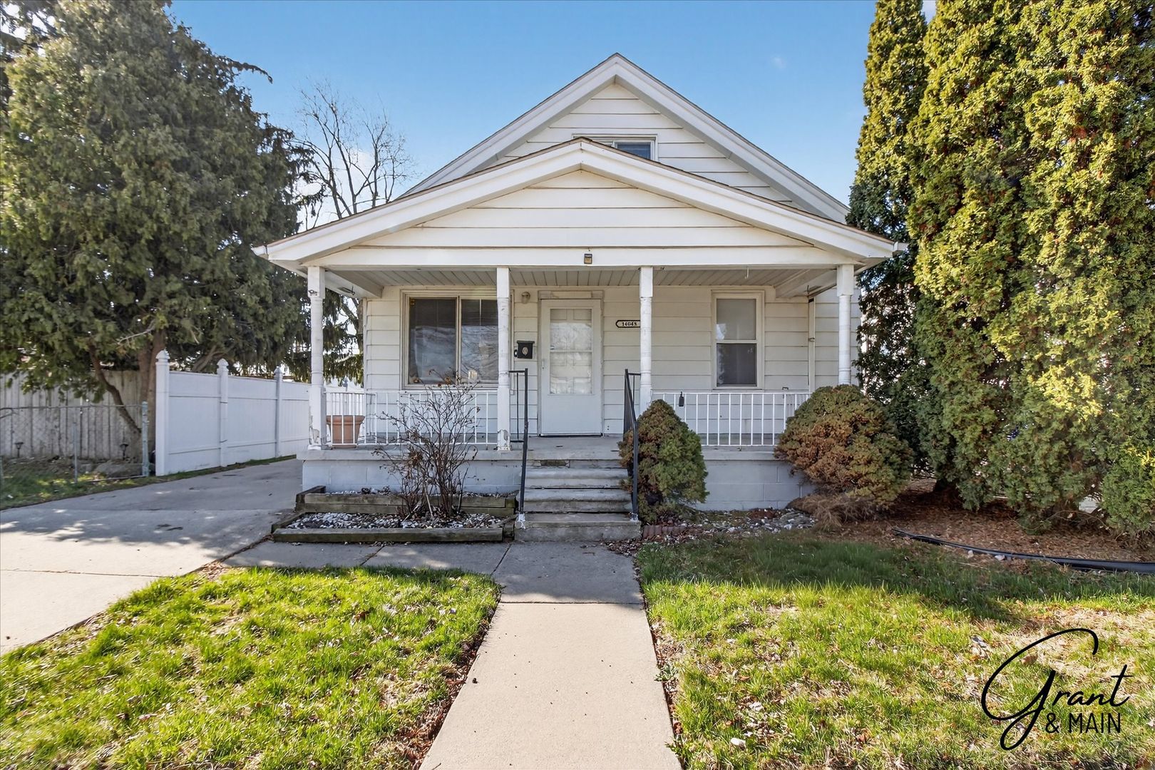 Warren House: 14048 Marshall