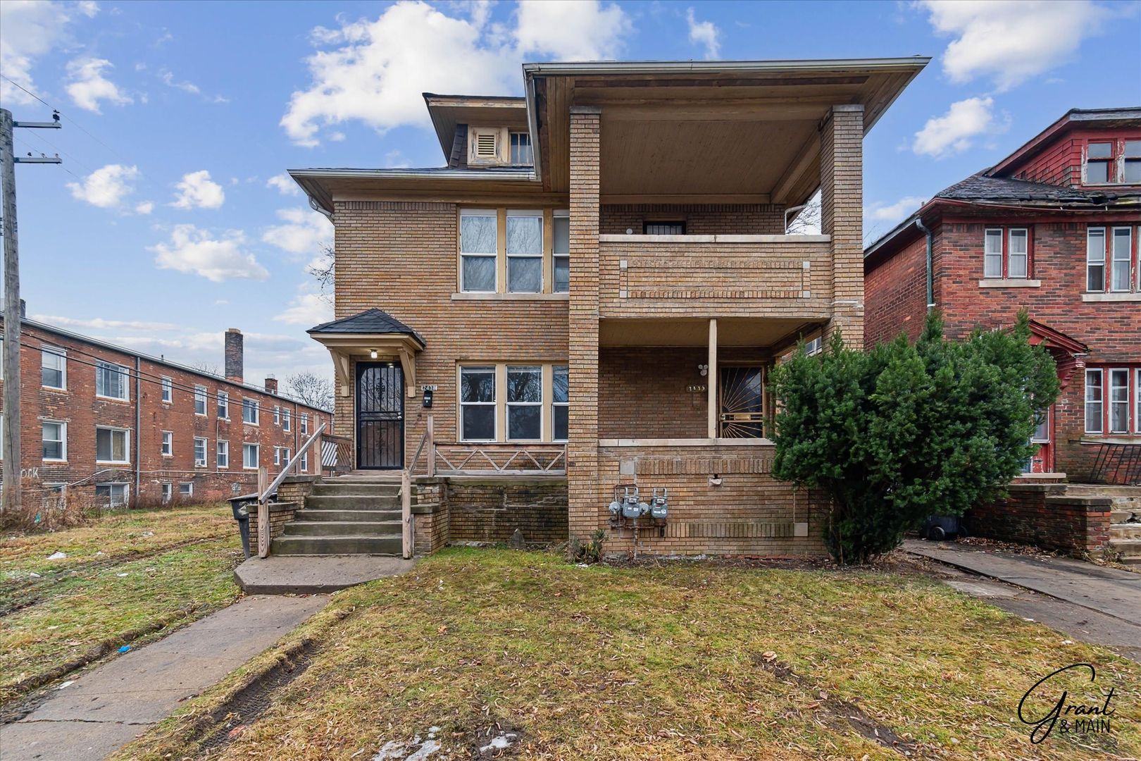 Detroit Apartment: 2433 Pasadena St.