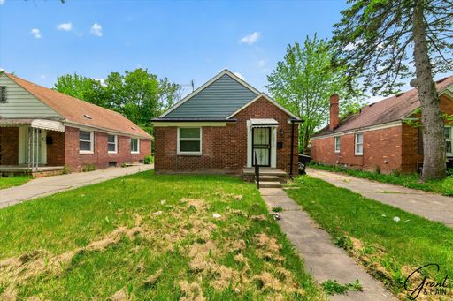 $1100 2 bedroom ranch – photo 1