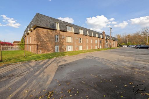 2 Bedroom $950 – photo 1