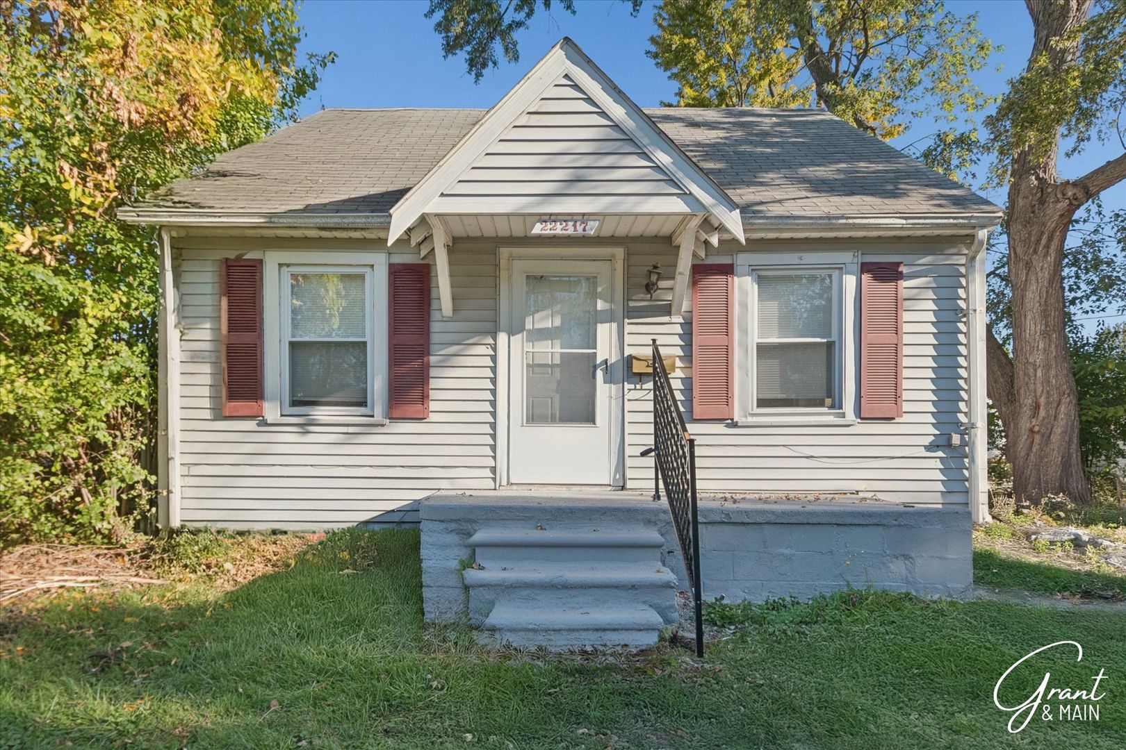 Saint Clair Shores House: 22217 Lange St.