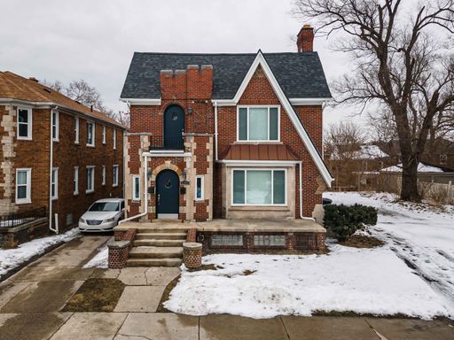 $1,195 - Two Bedroom, 1 Bathroom Upper Duplex in University District – photo 1