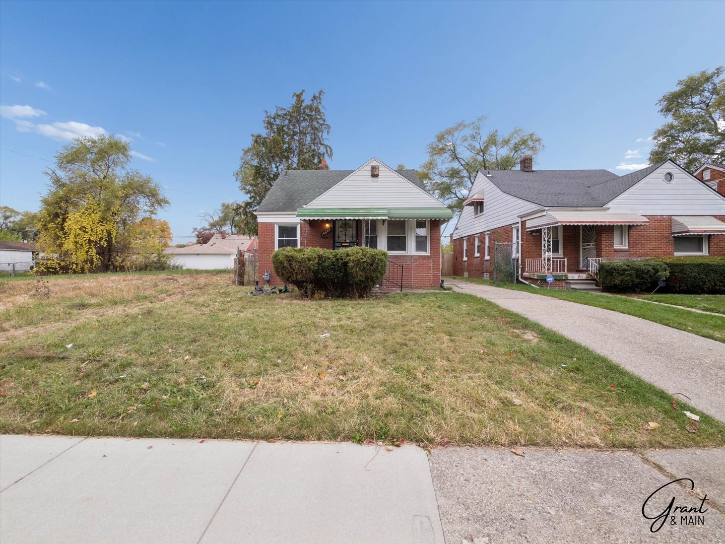 Detroit House: 19645 Syracuse