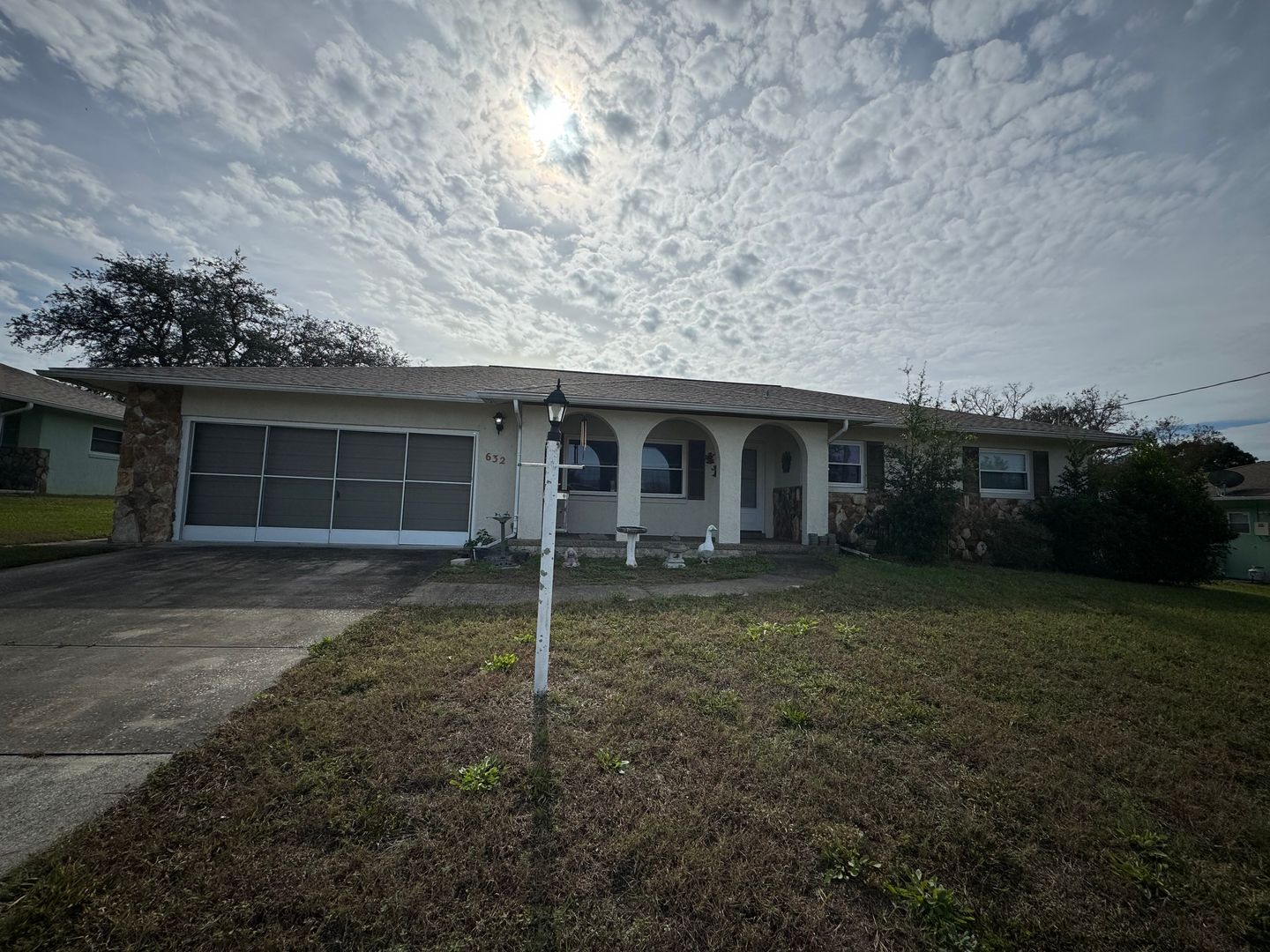 Beverly Hills House: 632 W Buttonbush Dr.