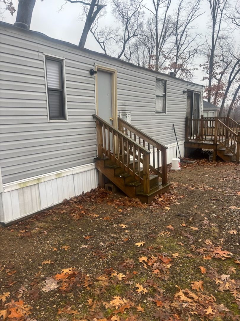 Constantine Townhome: 15717 Withers Road