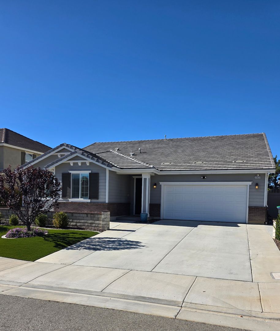 Wildomar House: 35633 Capistrano Street