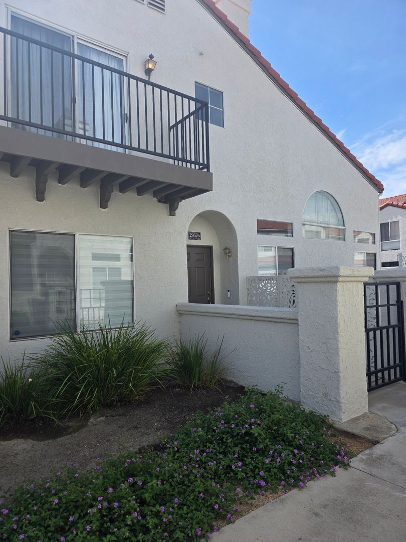 Temecula Townhome: 29576 Courtney Place