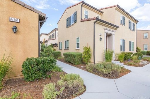 4 Bedroom Home in Murrieta in The Paseos. Available Now! – photo 1