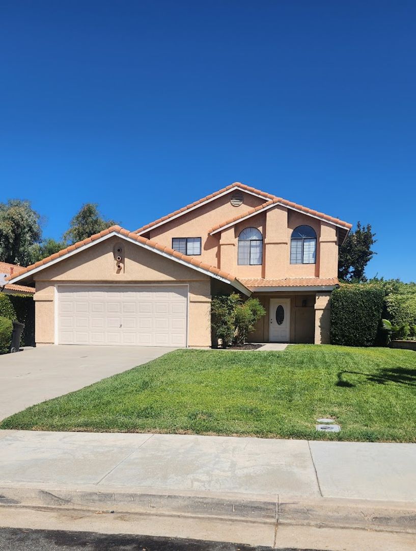 Temecula House: 39625 Long Ridge