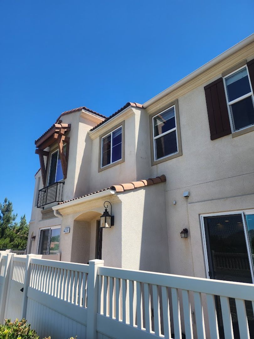 Temecula Townhome: 44059 Calle Luz