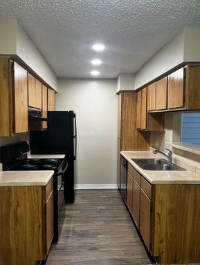 Look-N-Lease Get a $100 Visa Gift Card! PLUS, enter for your chance to WIN a BRAND-NEW Washer & Dryer! On approved leases! – photo 1