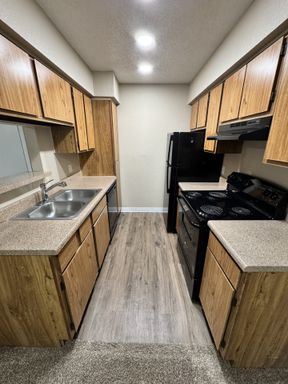 Look-N-Lease Get a $100 Visa Gift Card! PLUS, enter for your chance to WIN a BRAND-NEW Washer & Dryer! On approved leases! – photo 1