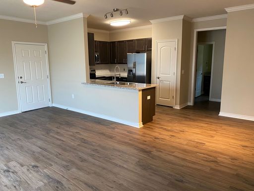 Move-In Deal of the Summer! ☀️Move in within 72 hours of approval and get a $100 Visa gift card, $250 off September rent PLUS $500 OFF your October rent, PLUS pay NO deposit! Don't wait—this limited-time offer won't last! – photo 1