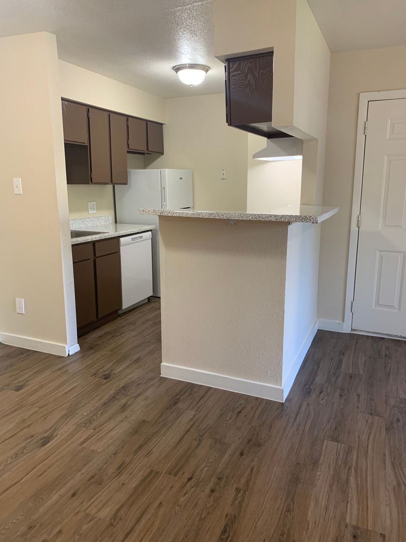 Beaumont Apartment: 4045 Treadway