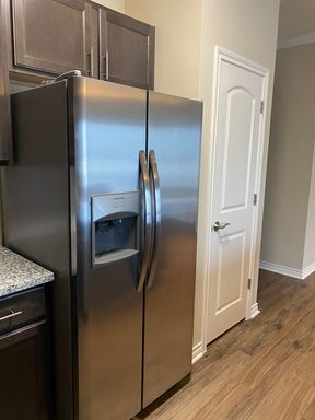 Move-In Deal of the Summer! ☀️Move in within 72 hours of approval and get a $100 Visa gift card, $250 off September rent PLUS $500 OFF your October rent, PLUS pay NO deposit! Don't wait—this limited-time offer won't last! – photo 1