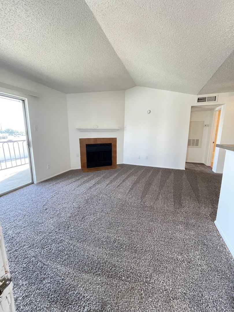 Lubbock Apartment: 5321 South Loop 289