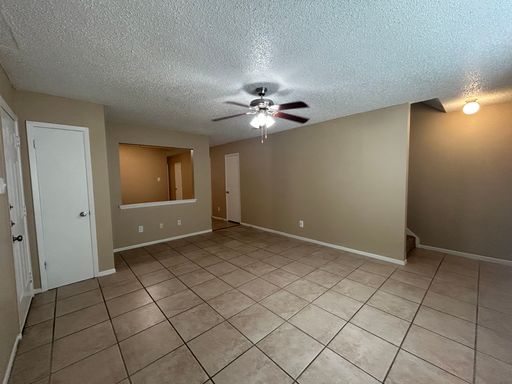 Preleasing Special. Prelease this unit and get $250 off Septembers rent and $500 off October. No deposit!!! – photo 1