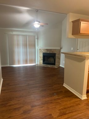 Move in special. No deposit. – photo 1
