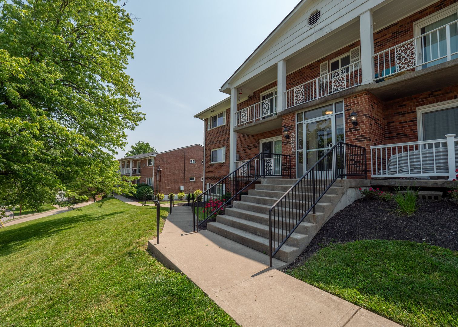 Burlington Apartment: 2600 Peoples Ct Ste 7