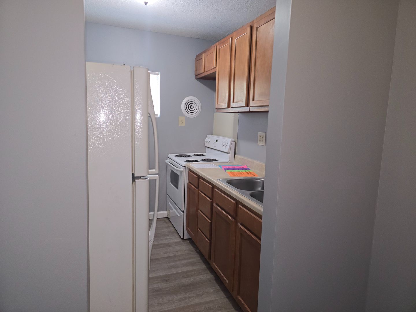 Milford Apartment: 904 Mohawk Trail