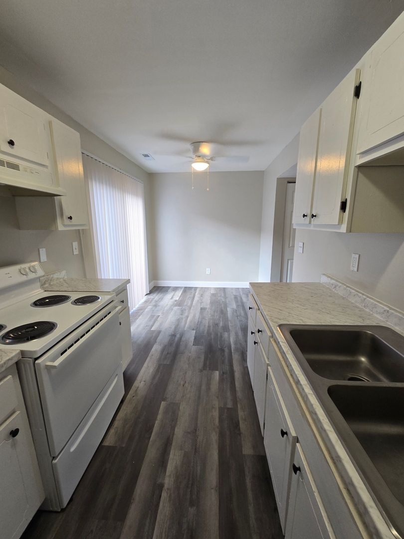 Erlanger Townhome: 3223 N. Talbot Ave