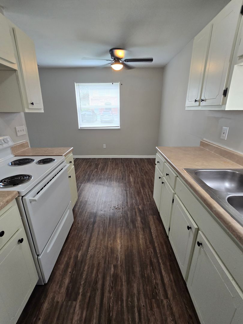 Erlanger Townhome: 3224 N. Talbot Ave