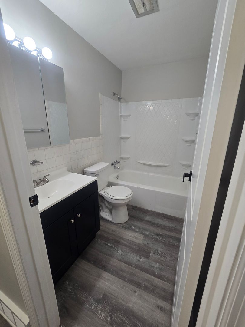 Erlanger Townhome: 3228 N. Talbot Ave.