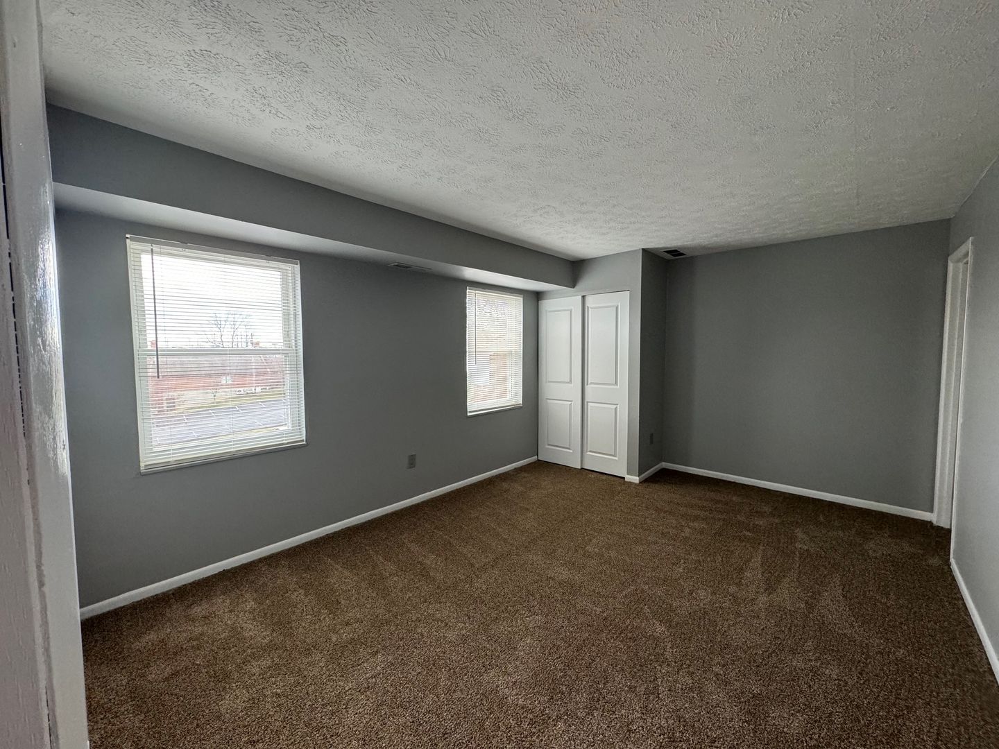 Milford Apartment: 947 Business 28