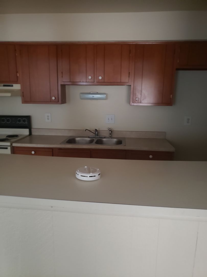 Milford Apartment: 892 Mohawk Trail
