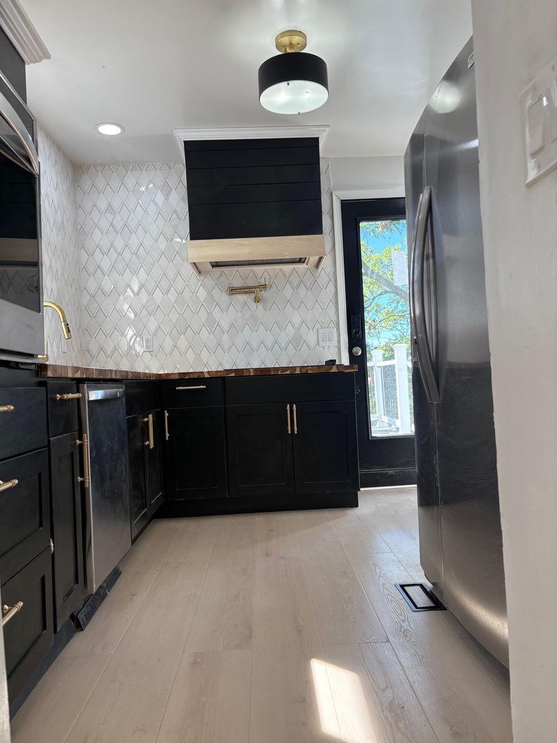 Bloomington Apartment: 815 E Jefferson