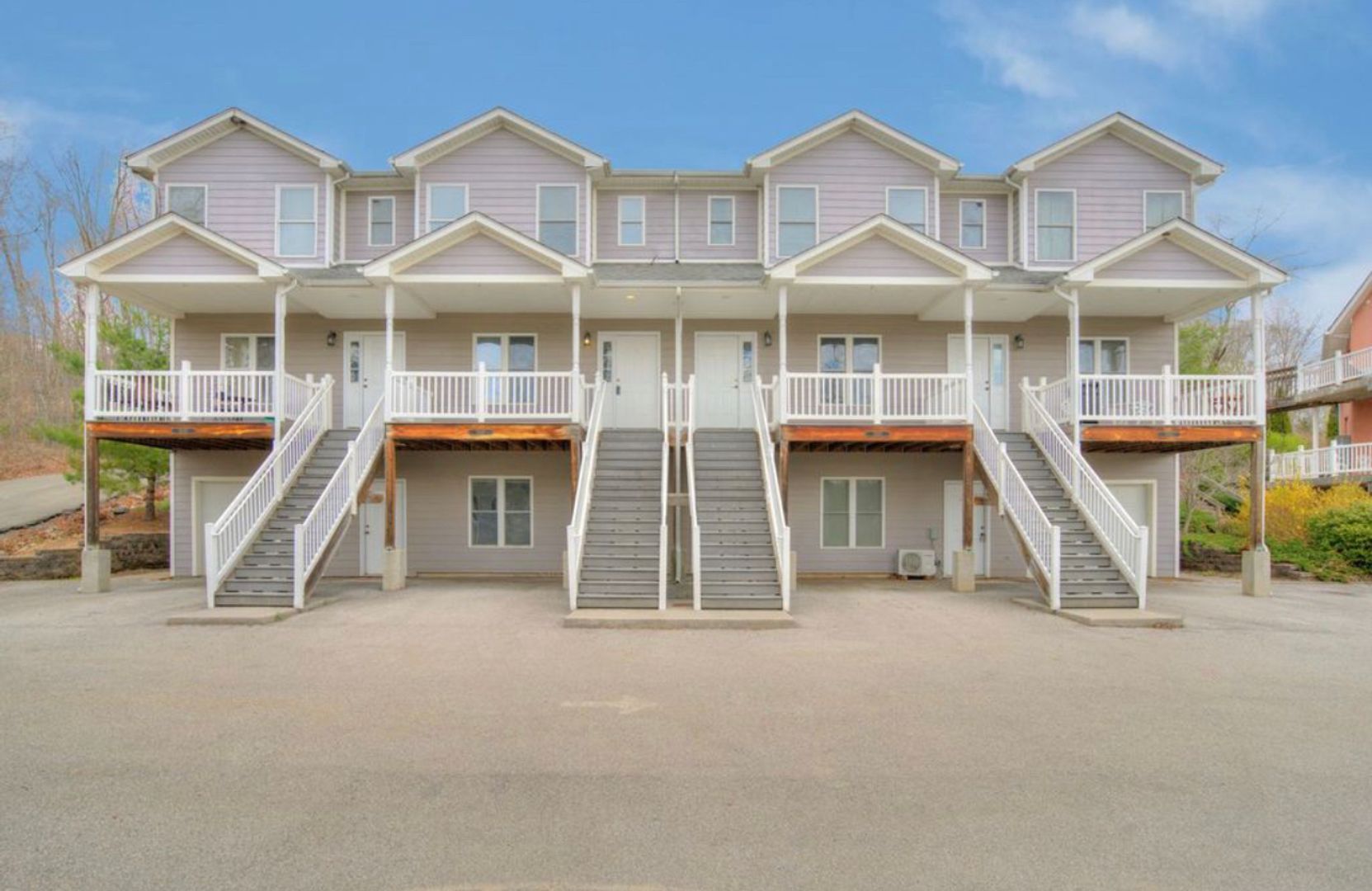 Radford Apartment: 3030 Peppers Ferry Rd