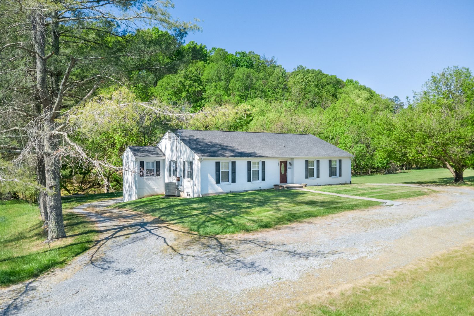 Roanoke Apartment: 2561 Rutrough Rd