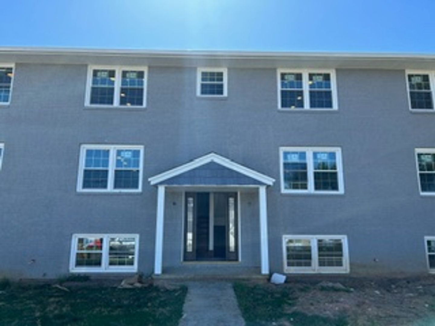 Radford Apartment: 515 Davis St