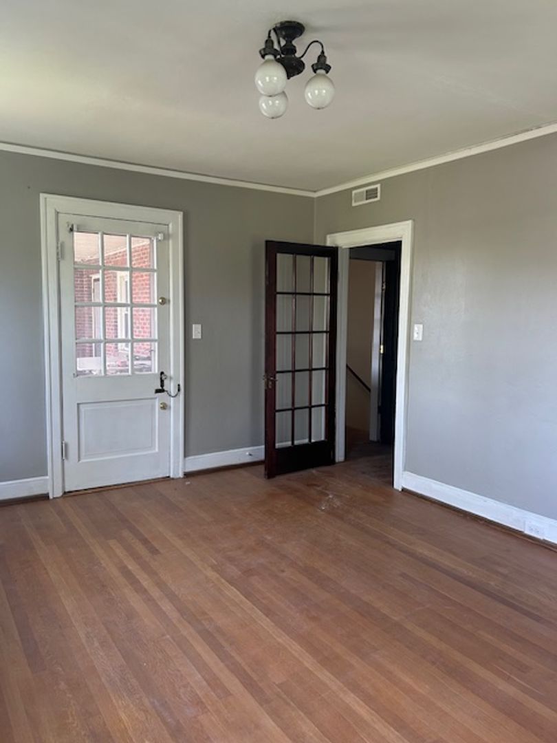 Radford Apartment: 1301 Pickett Street