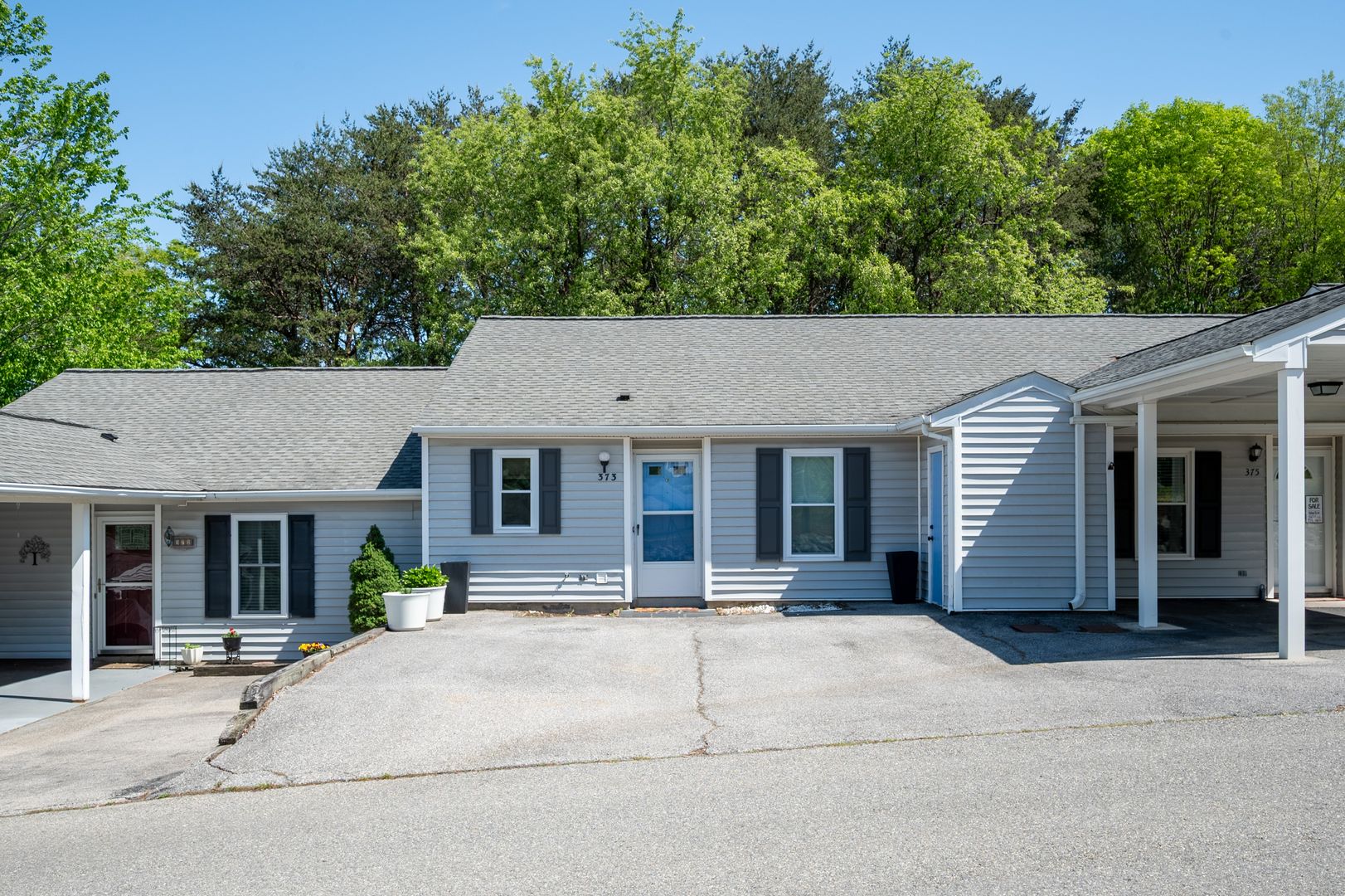 Cloverdale Townhome: 373 Tinkerview Rd