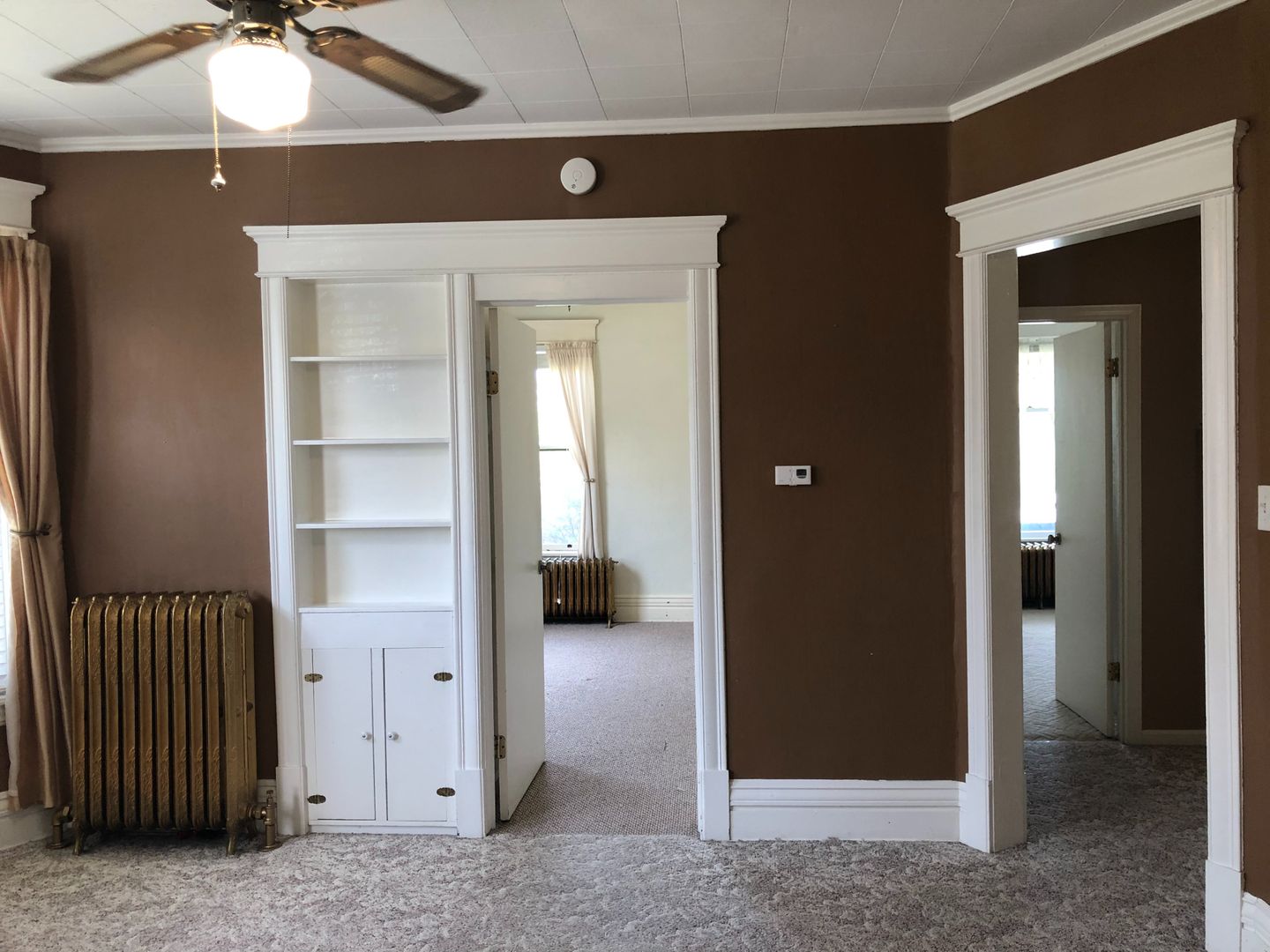 Superior Apartment: 1128 Hammond Ave - 1