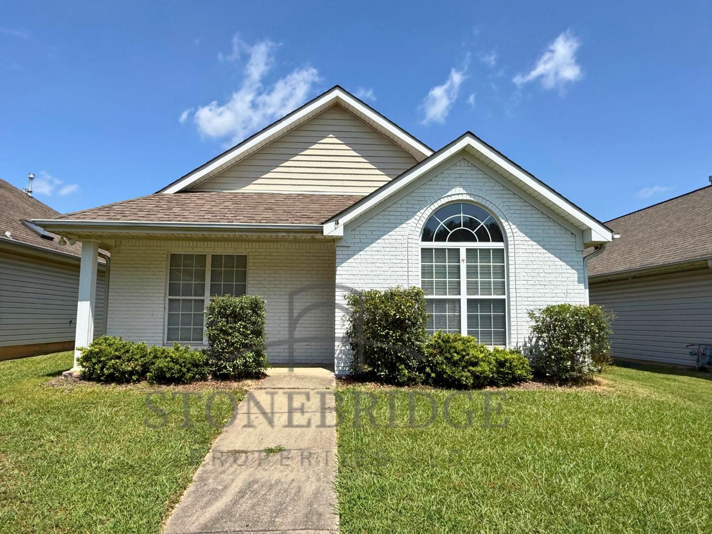 Calera House: 1113 Village Trail