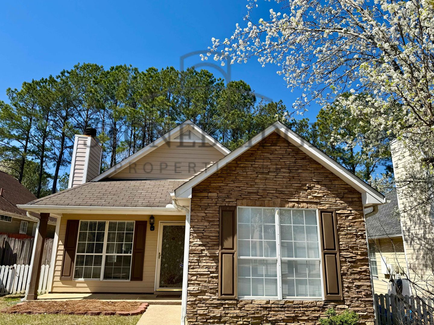 Helena House: 1016 Wyndham Lane