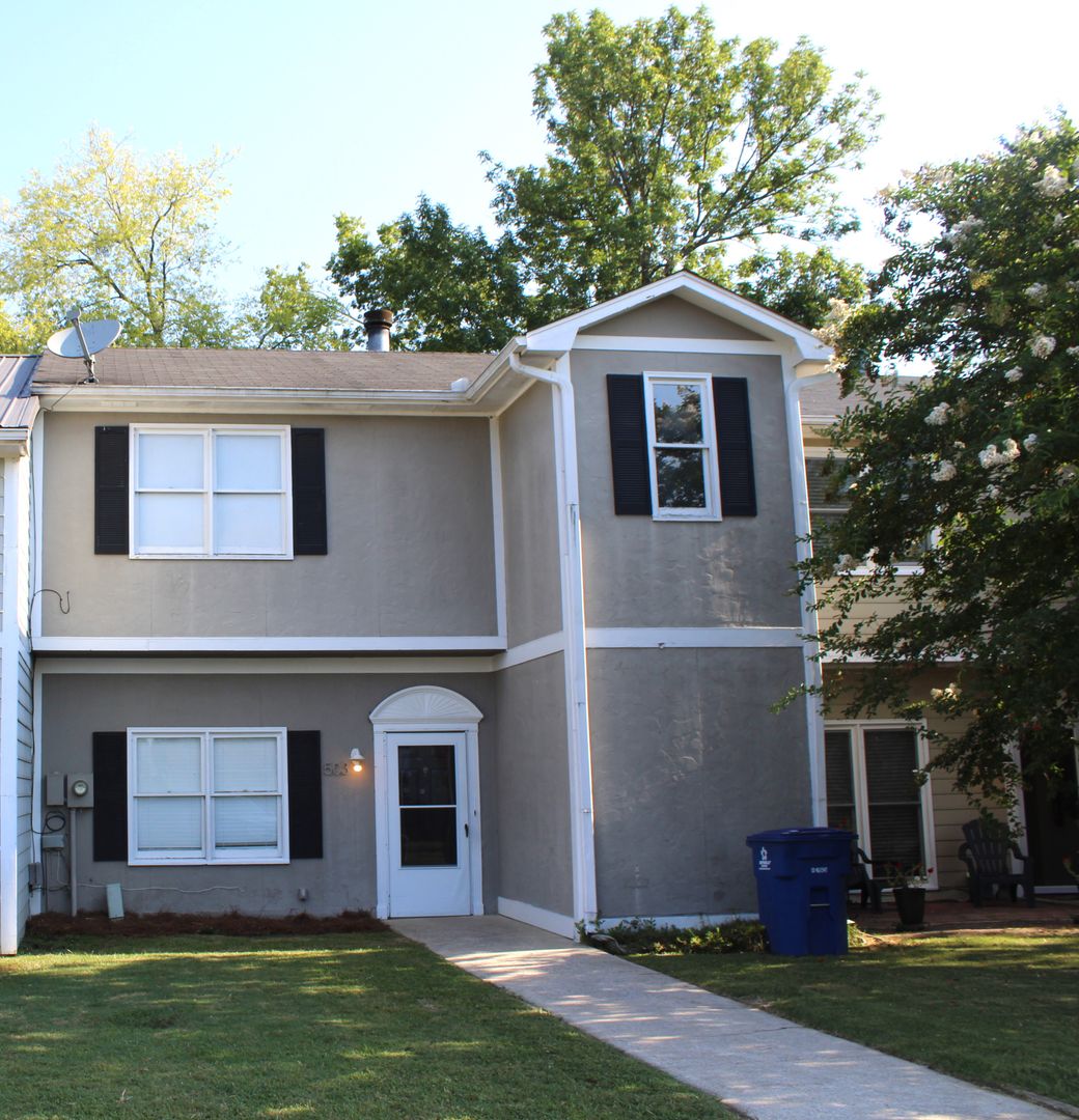 Helena House: 503 Hillsboro Lane