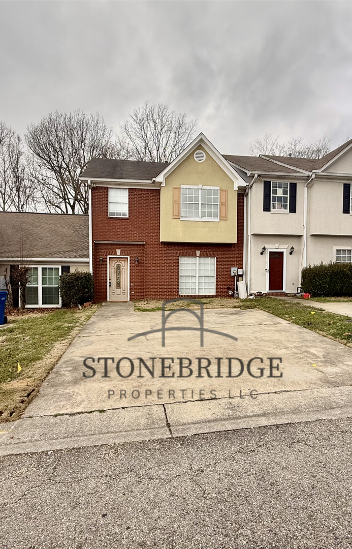 Alabaster House: 753 3rd St NE