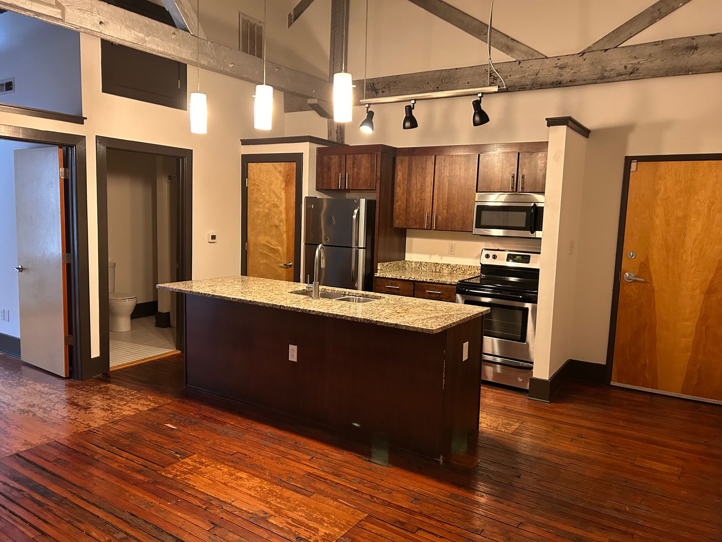 Richmond Apartment: 5 West Marshall Street