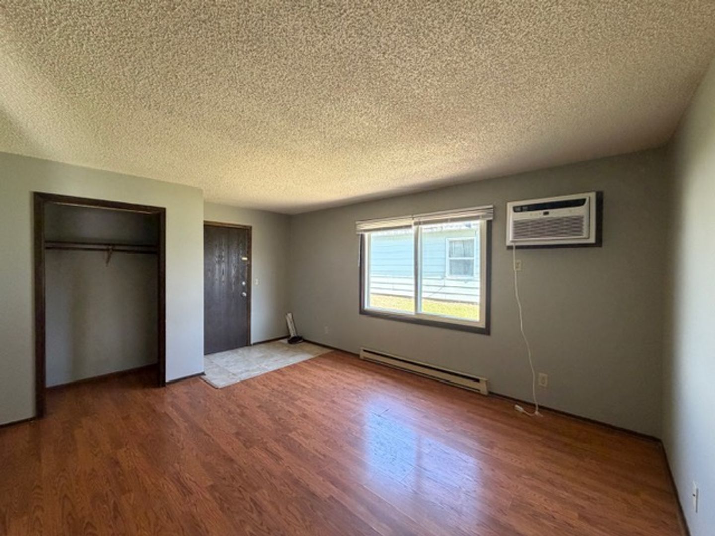Eau Claire Apartment: 1132 Imperial Circle